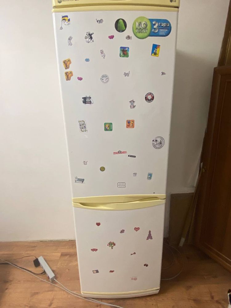 продам б/у холодильник lg