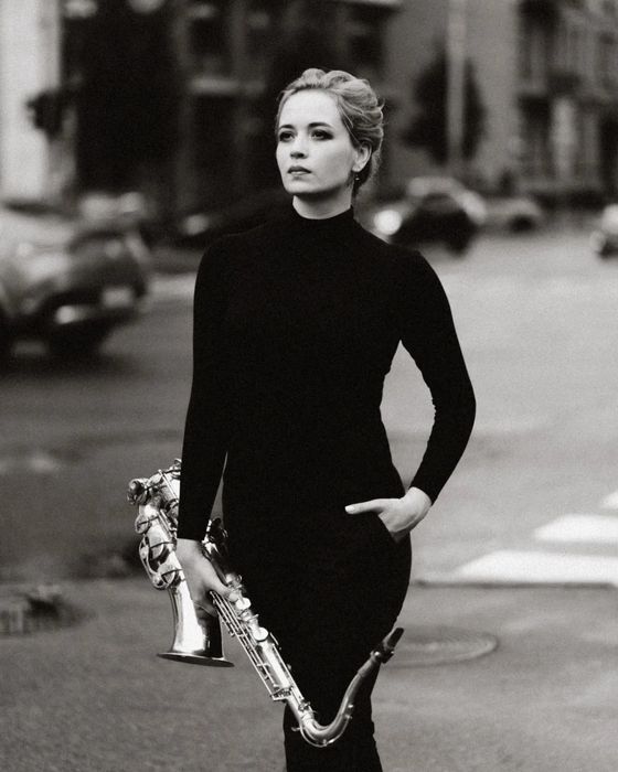 Саксофон Київ. Саксофоністка. Новий рік.На свято.