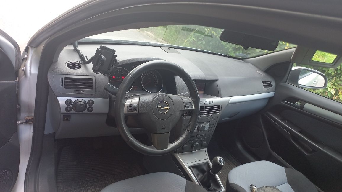 Opel Astra GTC 1.6 +Lpg 2006r