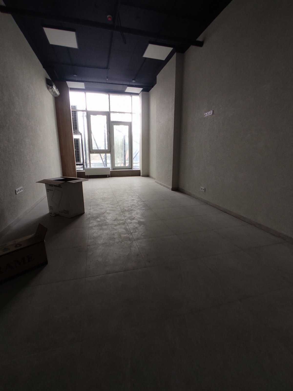 Універсальне комерційне приміщення в БЦ ITOWN — 900 м² в центрі міста!