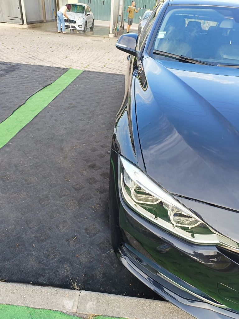 Para venda BMW 320 Touring (F31) 2016 Automático 

320 d (140 kW / 190