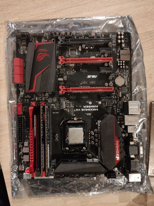 asus maximus VII + i7 4790k + 16gb ram