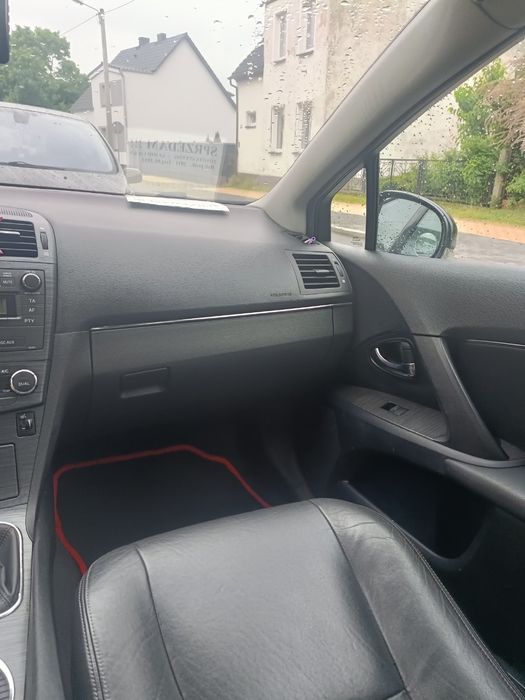 Toyota Avensis T 27
