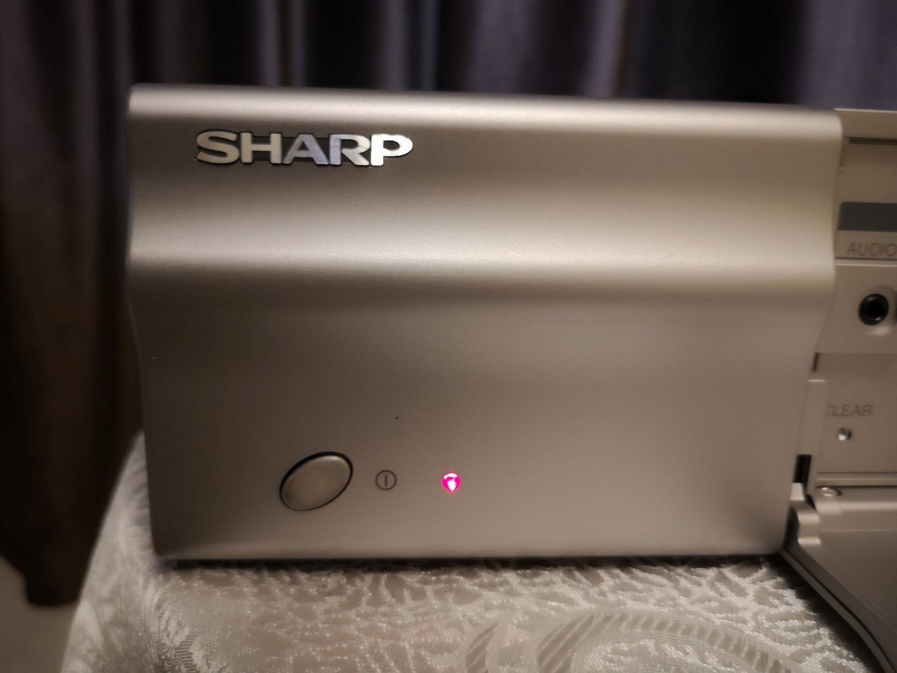 ТВ Рессивер Sharp LC-30HV4E
TV media ресивер с тюнером и av-интерфейса