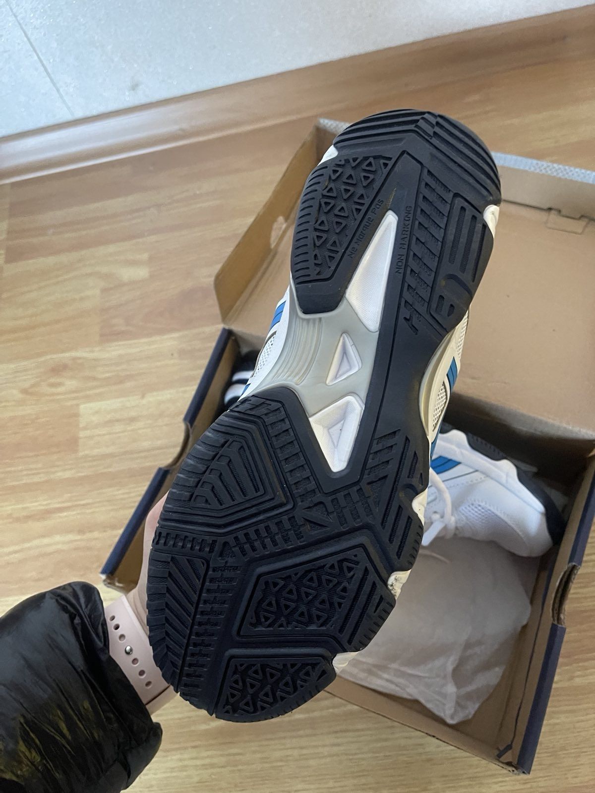 Кросівки для волейболу ASICS Gel-Task МТ B506Y-0143