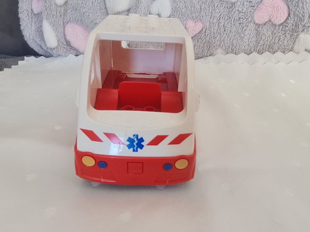 Lego duplo karetka