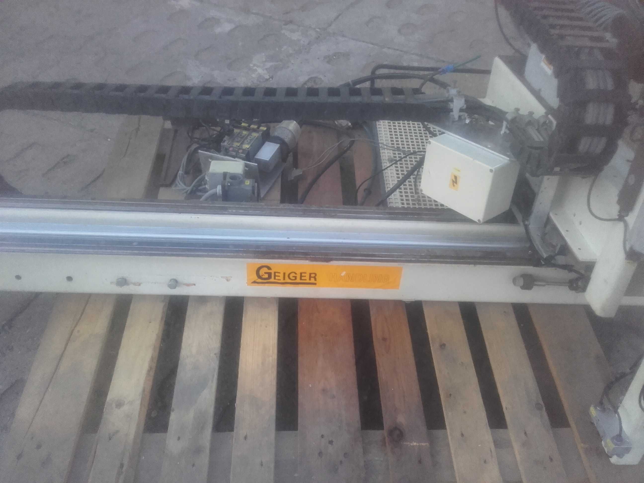 robot manipulator 3 osie picker do wtryskarki GEIGER EA21