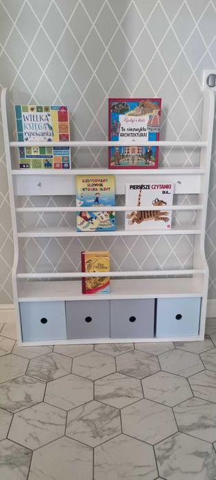 Biblioteczka do pokoju dziecka półki z 4 szufladkami