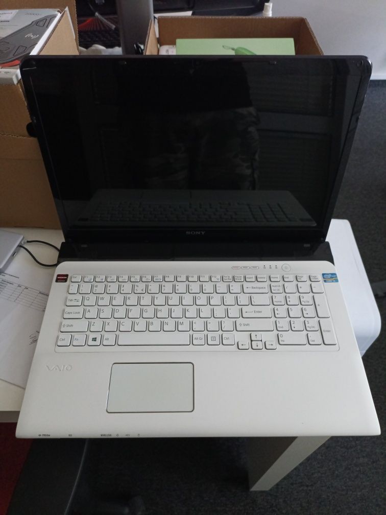 Laptop Sony Vaio  SVE171E11M SSD 256