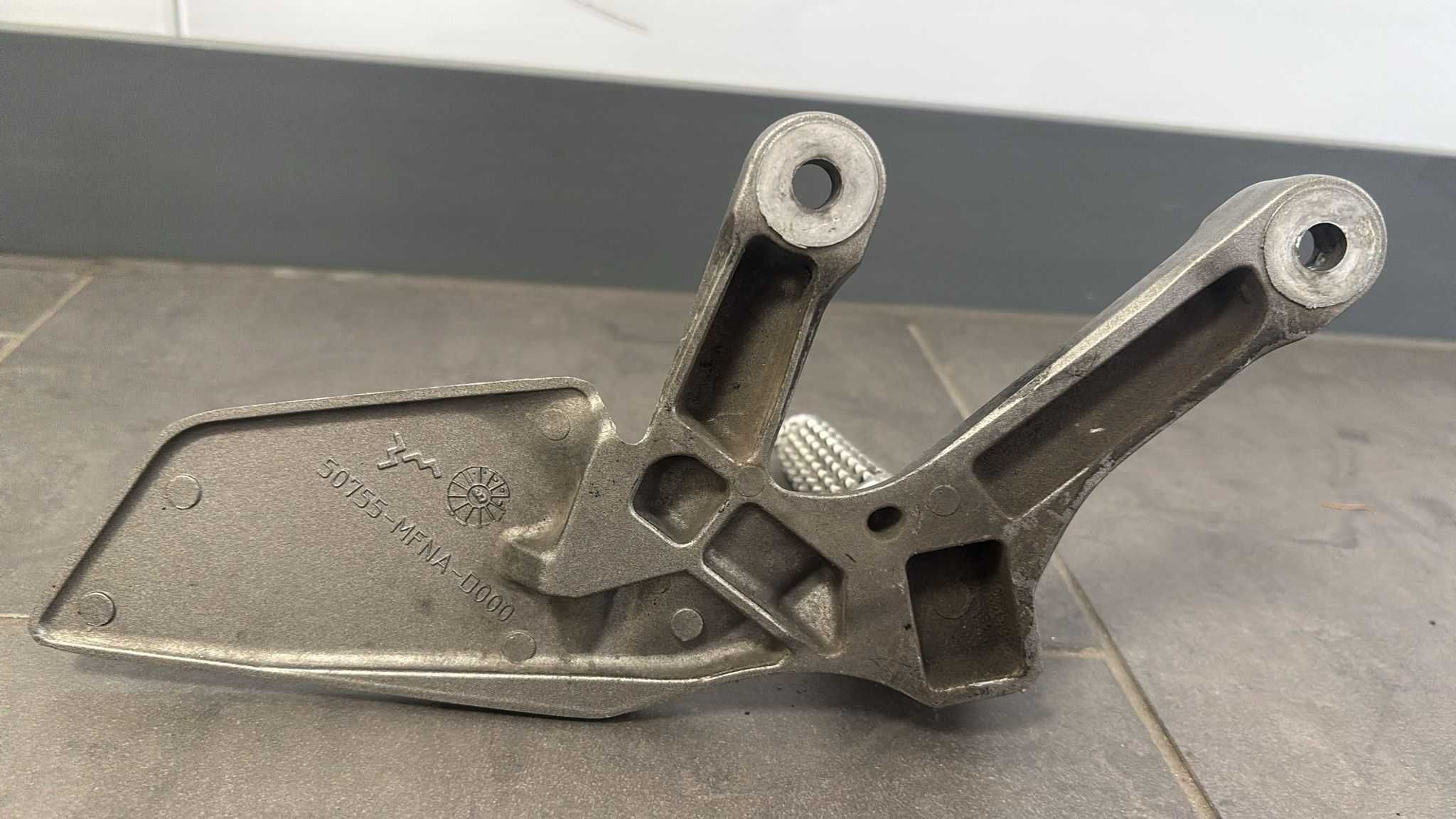 Set Podnóżek Lewy Kierowcy Honda CB 1000R 2008-17 [503]