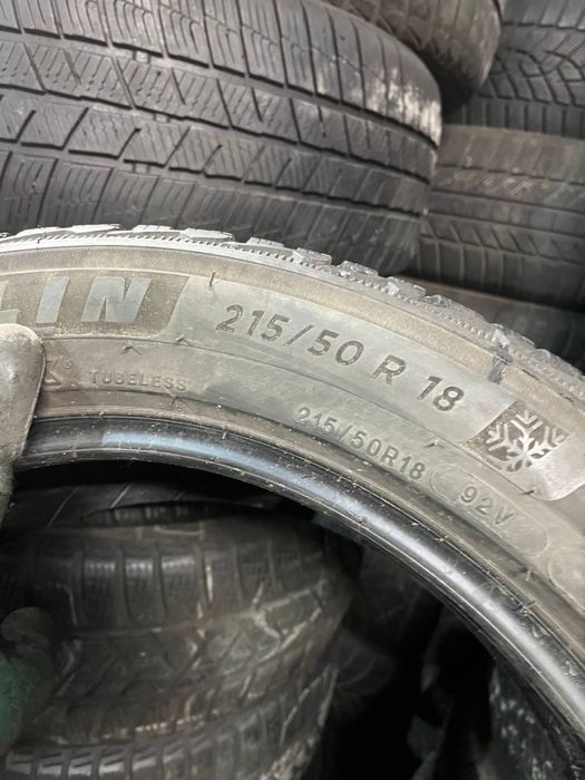 Комплект зимової гуми 215/50/18 Michelin