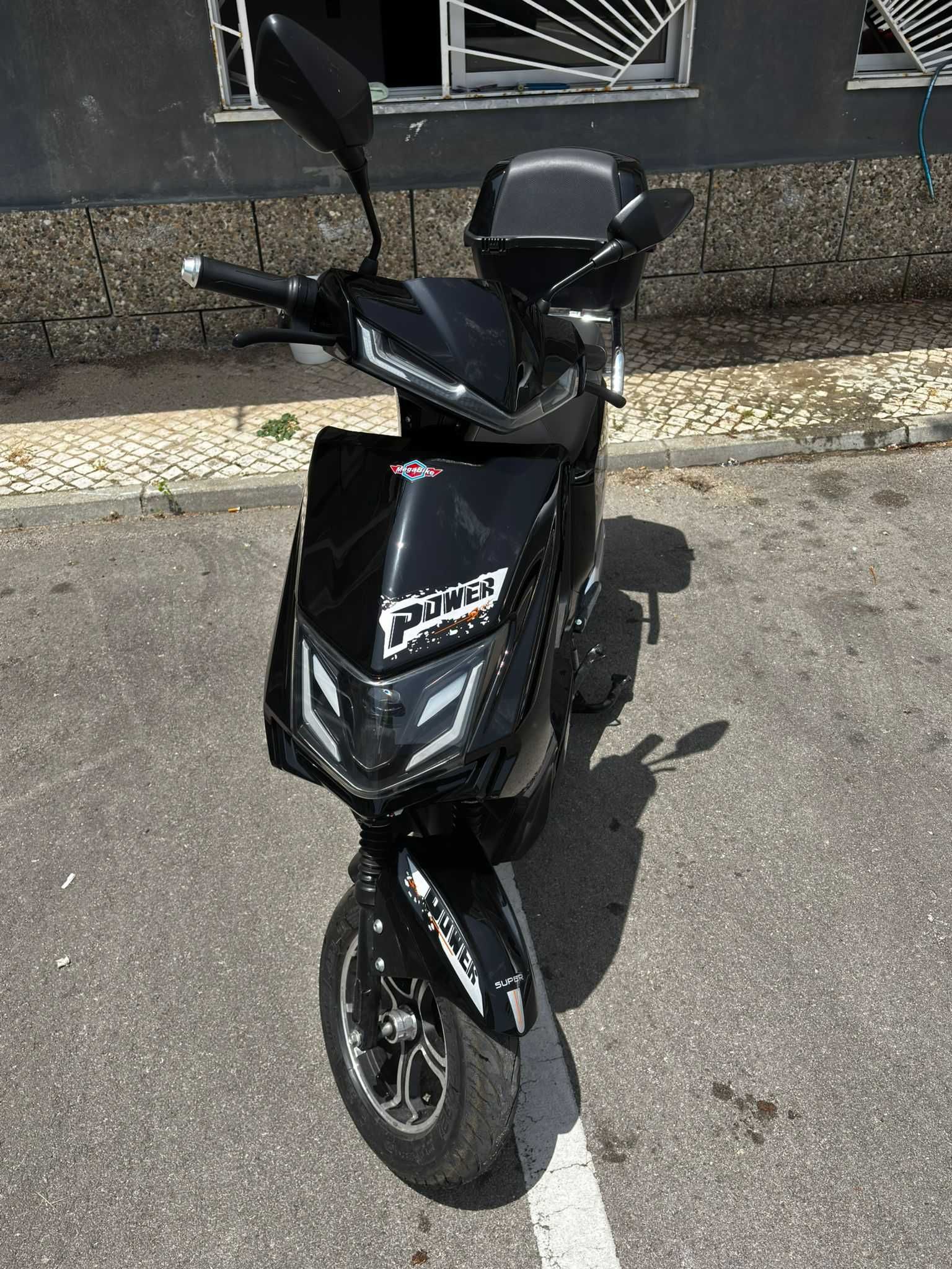 Dispositivo Elétrico de Mobilidade (Mod.Scooter)
