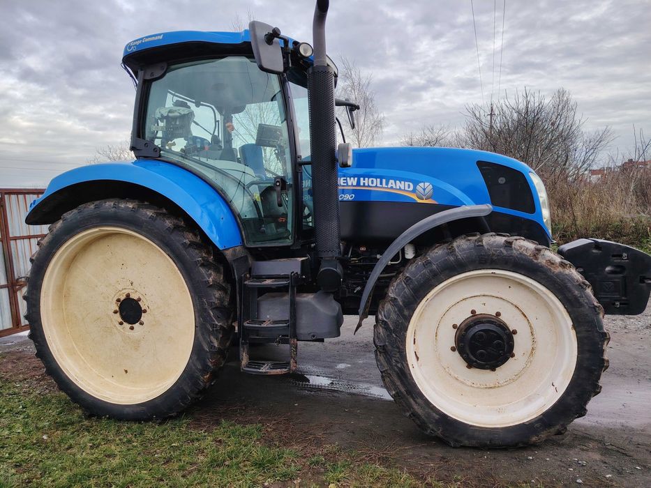 Трактор New Holland T6090