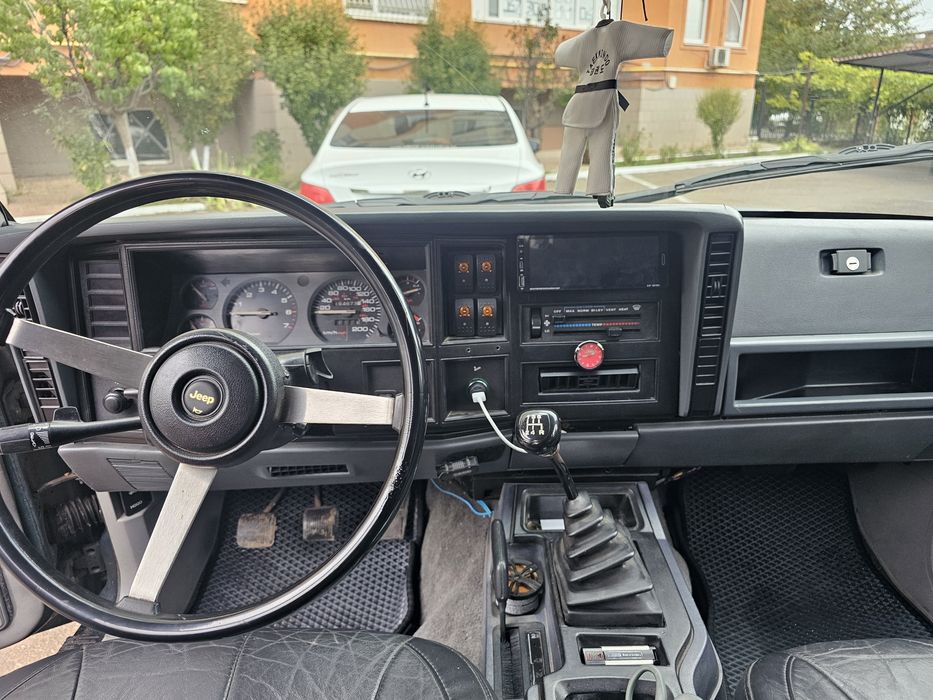 Продам Jeep Cherokee XJ