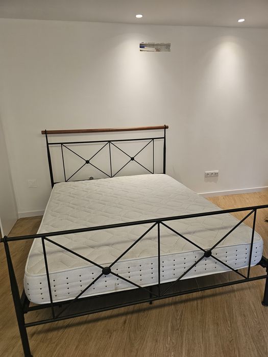 Cama casal 160x200  com colchão NOVO
