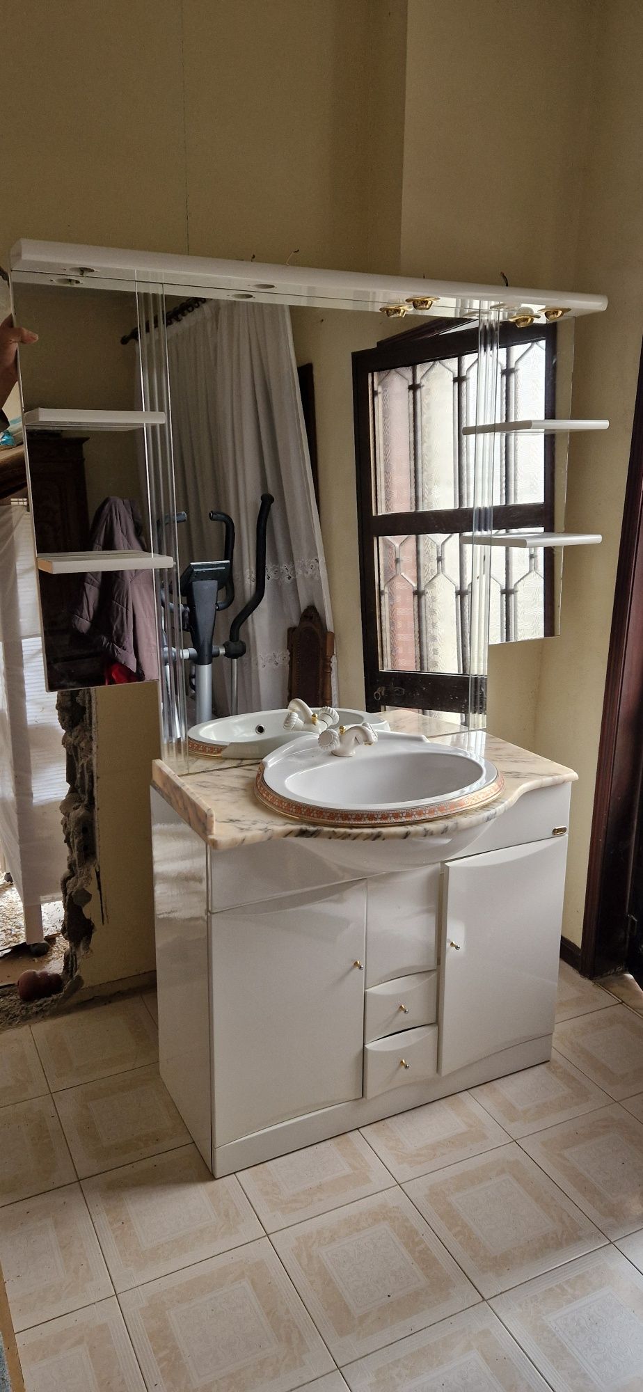 Conjunto Casa de Banho Móvel c/ Espelho  Sanita e Bidé