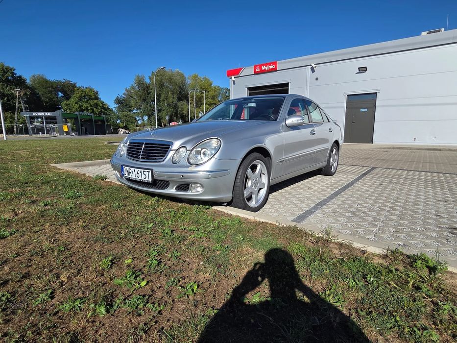 Mercedes-Benz Klasa E 5.0 V8 306 KM 4matic pakiet AMG. Superstan!