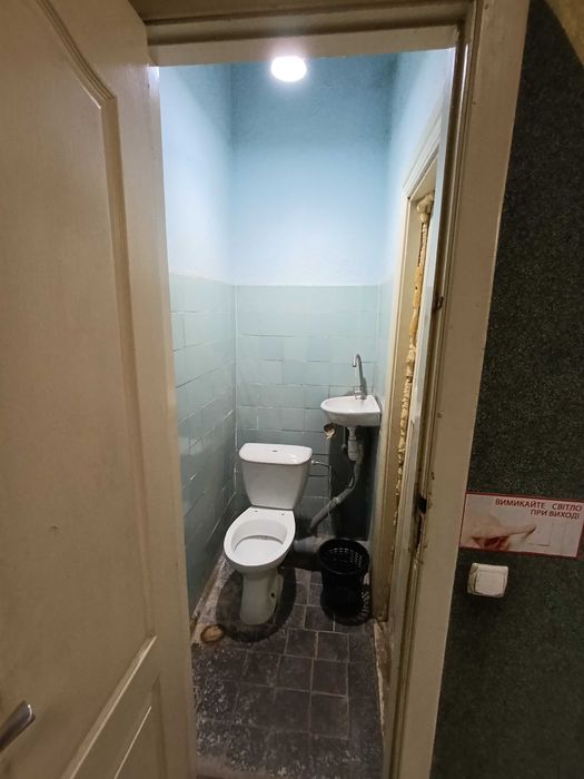 Фасад 90=45+45 м2 торгівлю сервіс 4 вхідні групи Глушка Шевченківський