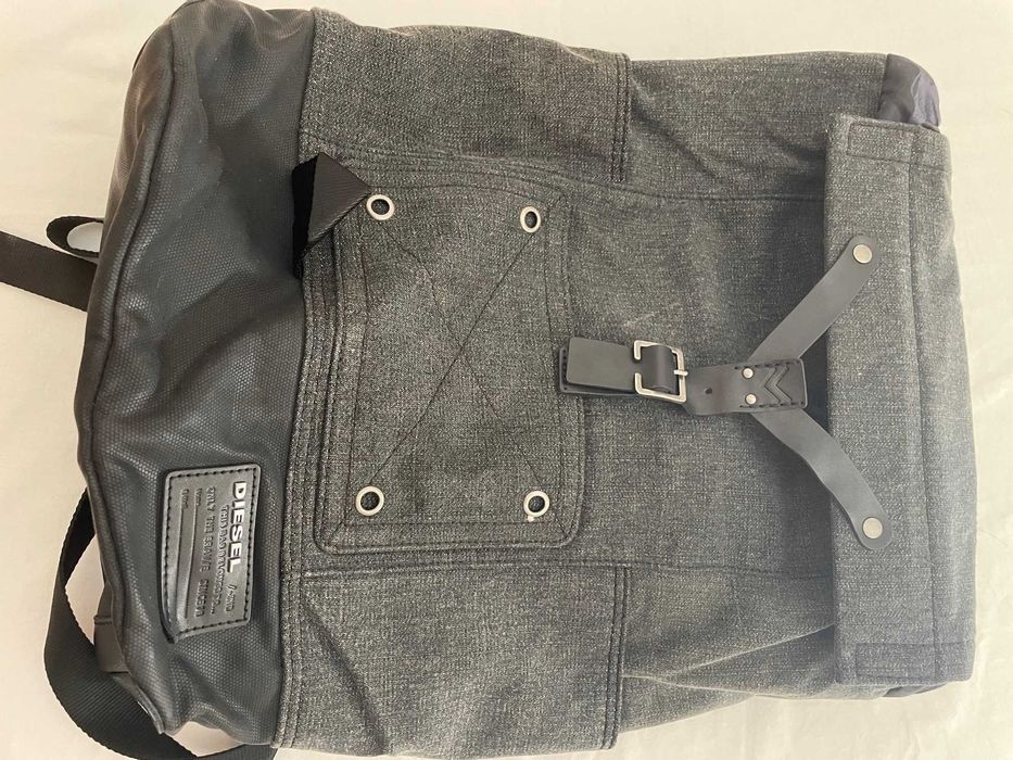 Mochila DIESEL - design moderno e prático