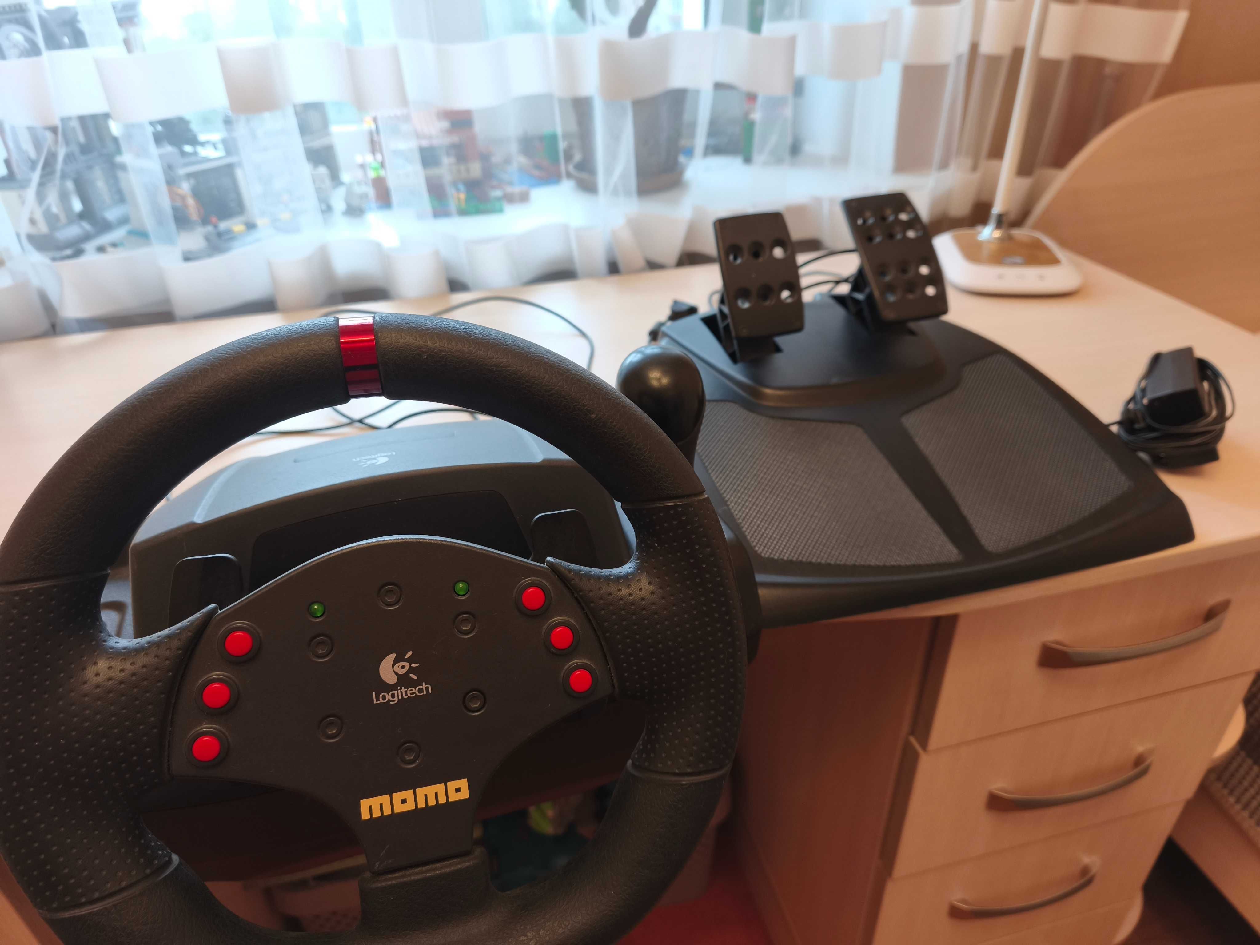 Руль ігровий Logitech MOMO