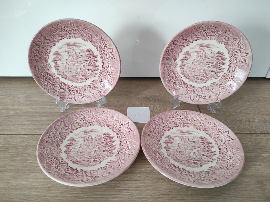 Zestaw porcelana angielska cztery filiżanki i cztery talerzyki