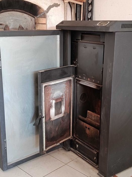 Caldeira de Pellets Poseidon – 24 kW -Marca Moretti Fire