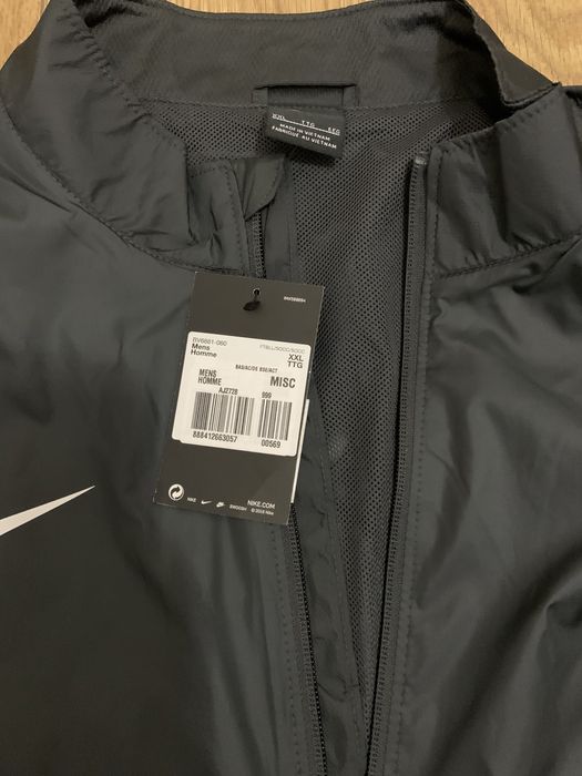 Ветровка Nike нова