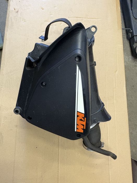 AirBox air box obudowa filtra powietrza ktm duke 690 rok 13-15