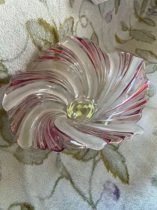 Szklana patera z grubego szkla