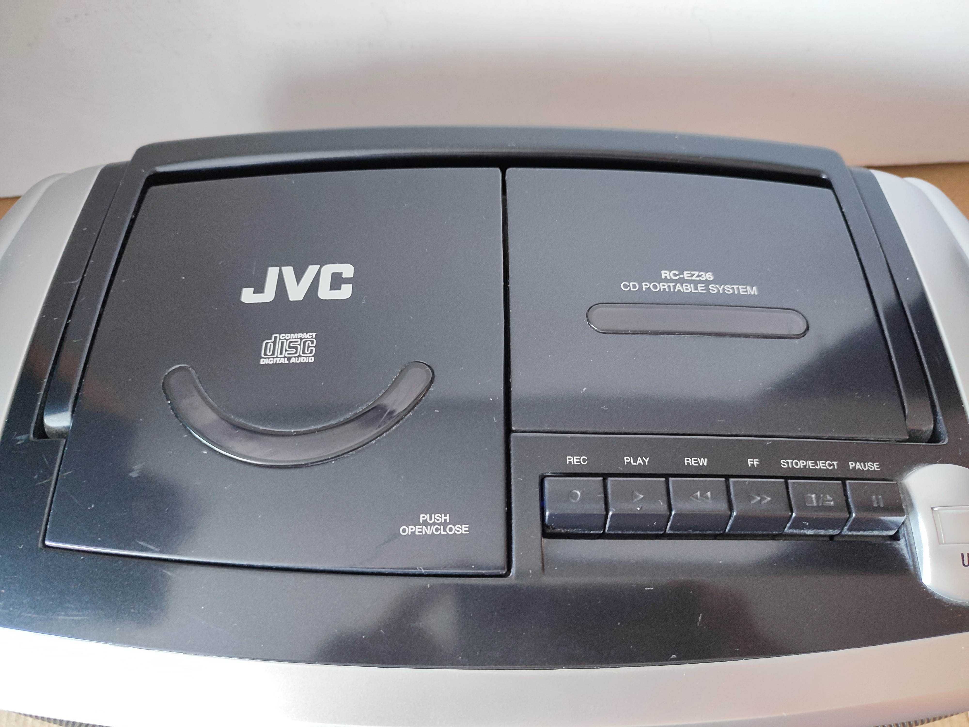 Radiomagnetofon JVC RC-EZ36S.