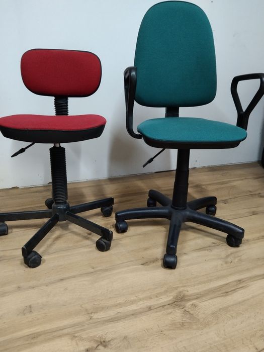 Крісло комп'ютерне стілець м'яке з регульованою висотою