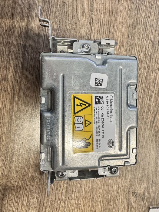 Блок керування  АКБ Mercedes