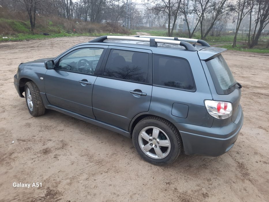 В продаже Mitsubishi autlender 2003 года.  На 4 газу .На полнейшем ход