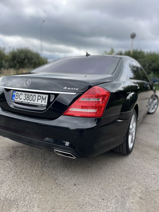 Mercedes.     w221   s-class!