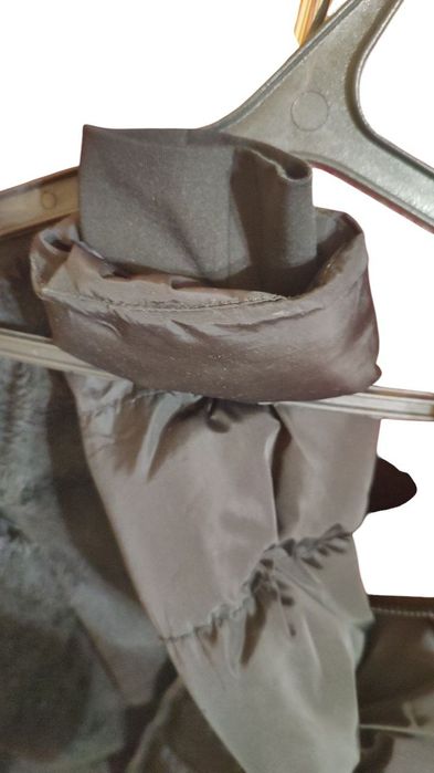 Куртка тепла на хлопчика на зріст 150-160 см. В доброму стані.