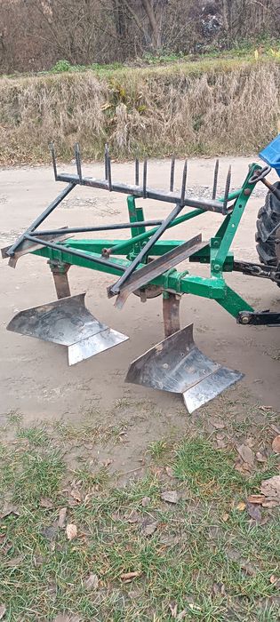 Двох корпусний плуг 2/25