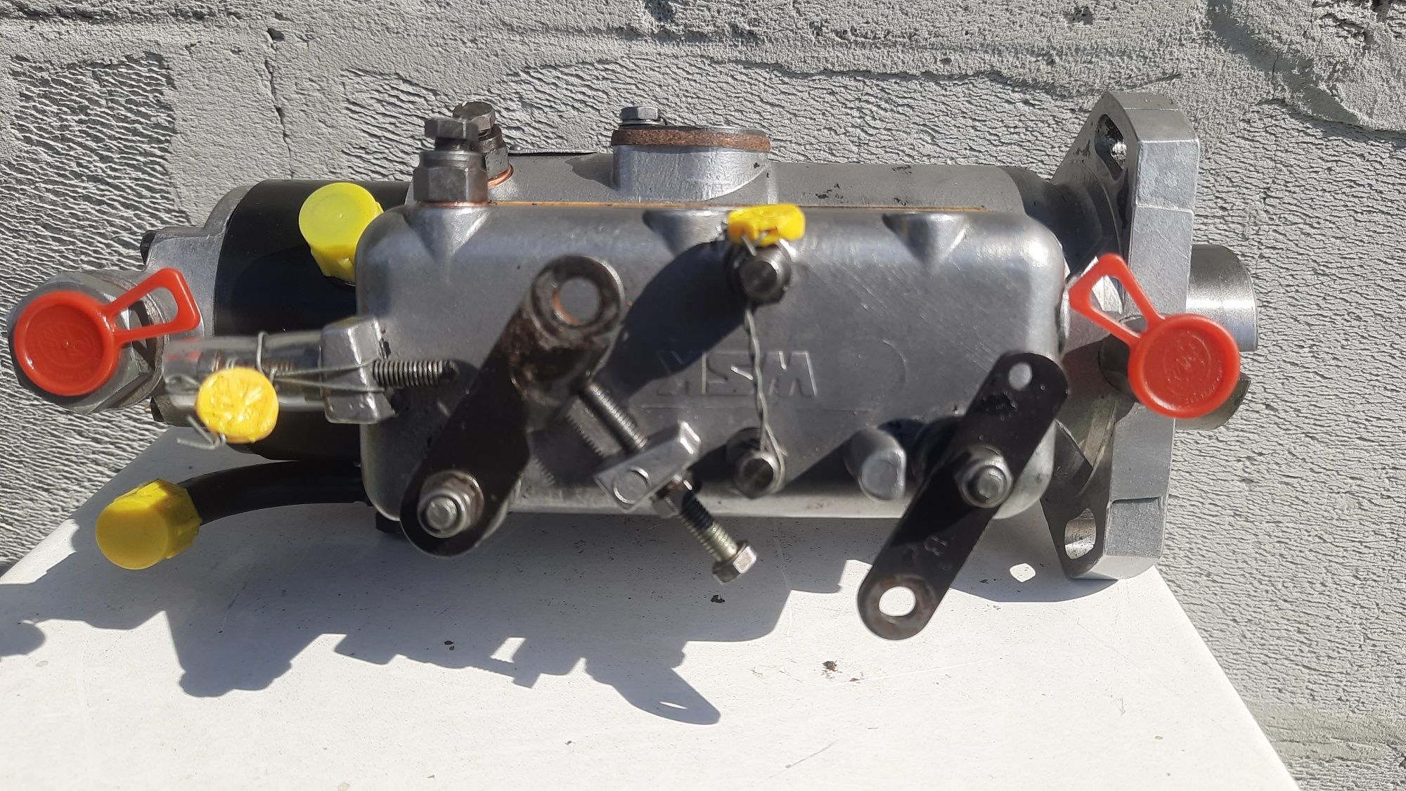 Ciagnik U-R-S-U-S C-360 3p Pompa wtryskowa MF 255 PERKINS 3