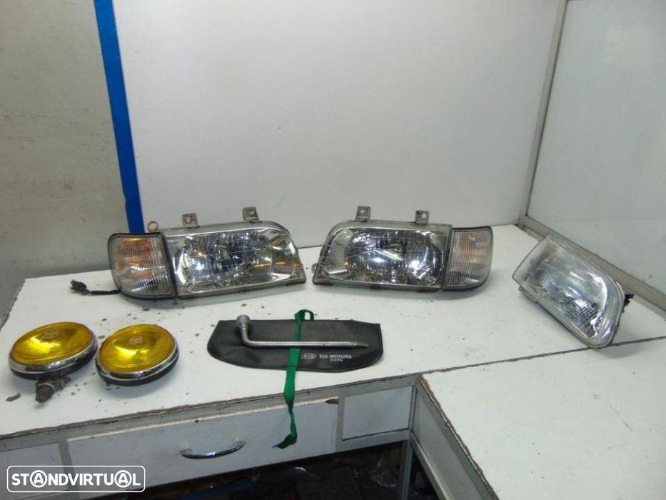 Kia Sportage 2000 faróis