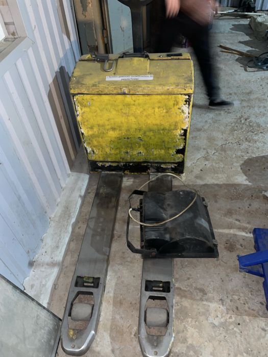 Штабелер Jungheinrich 1600кг (Без зарядного устройства)