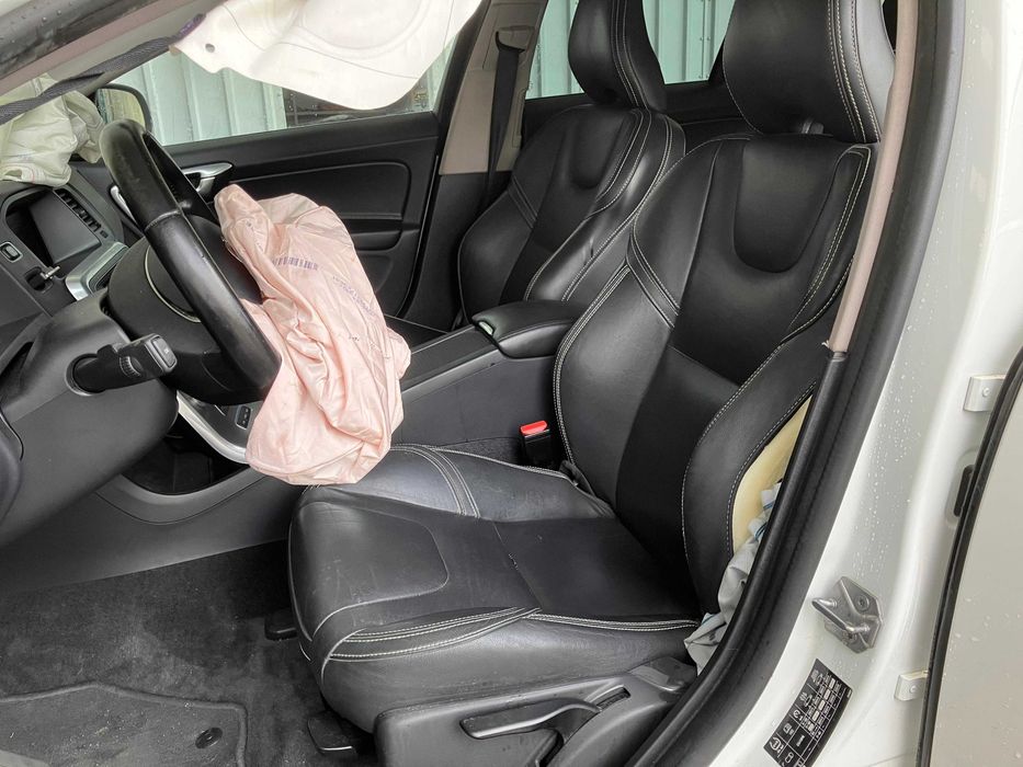 Salvado  Volvo V60 I D6 Hybrid AWD | 2017 | 163.614 Km