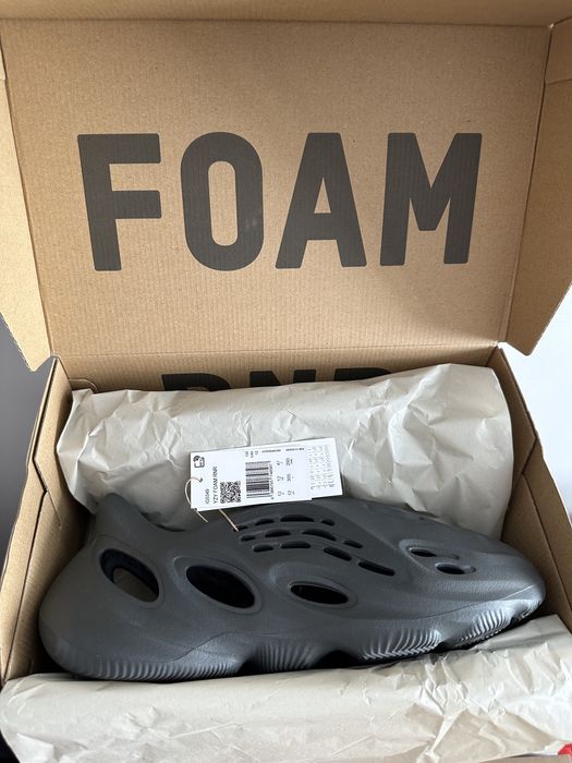 Yeezy Foam RNR Carbon r. 47