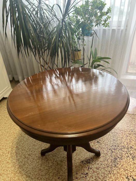 Продам кавовий столик.