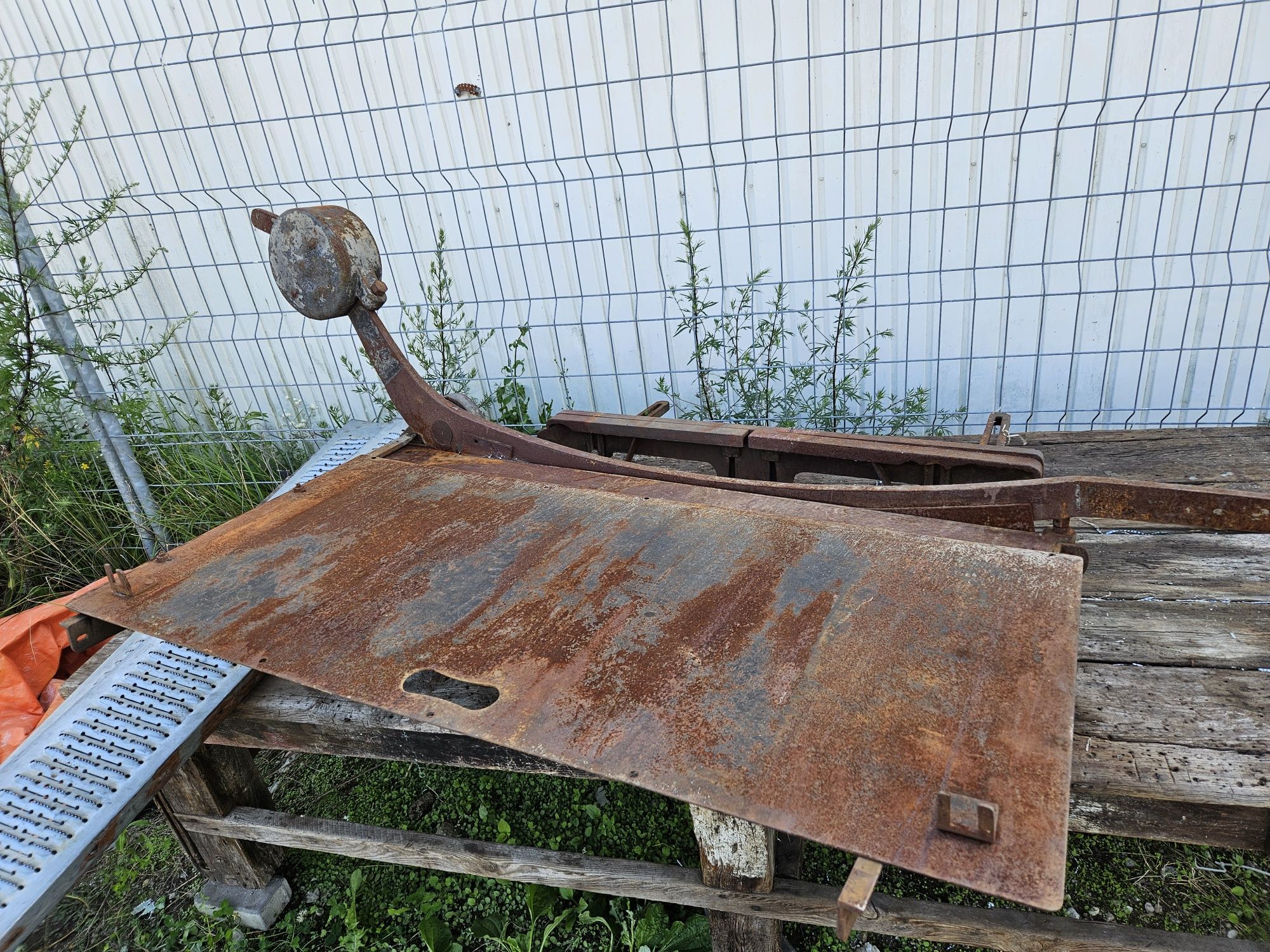 Gilotyna nożycowa ręczna