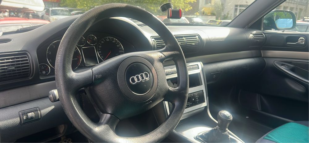 Audi a4 avant 1.8 benzyna do naprawy