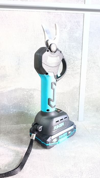 Секатор акумуляторний садовий RIKER RPS 20/30V MX серії з 1 АКБ і 1зп.