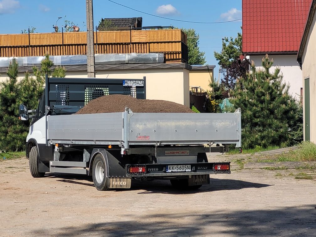 transport betonu piasku małą wywrotką   kamień ziemia gryz drenaż