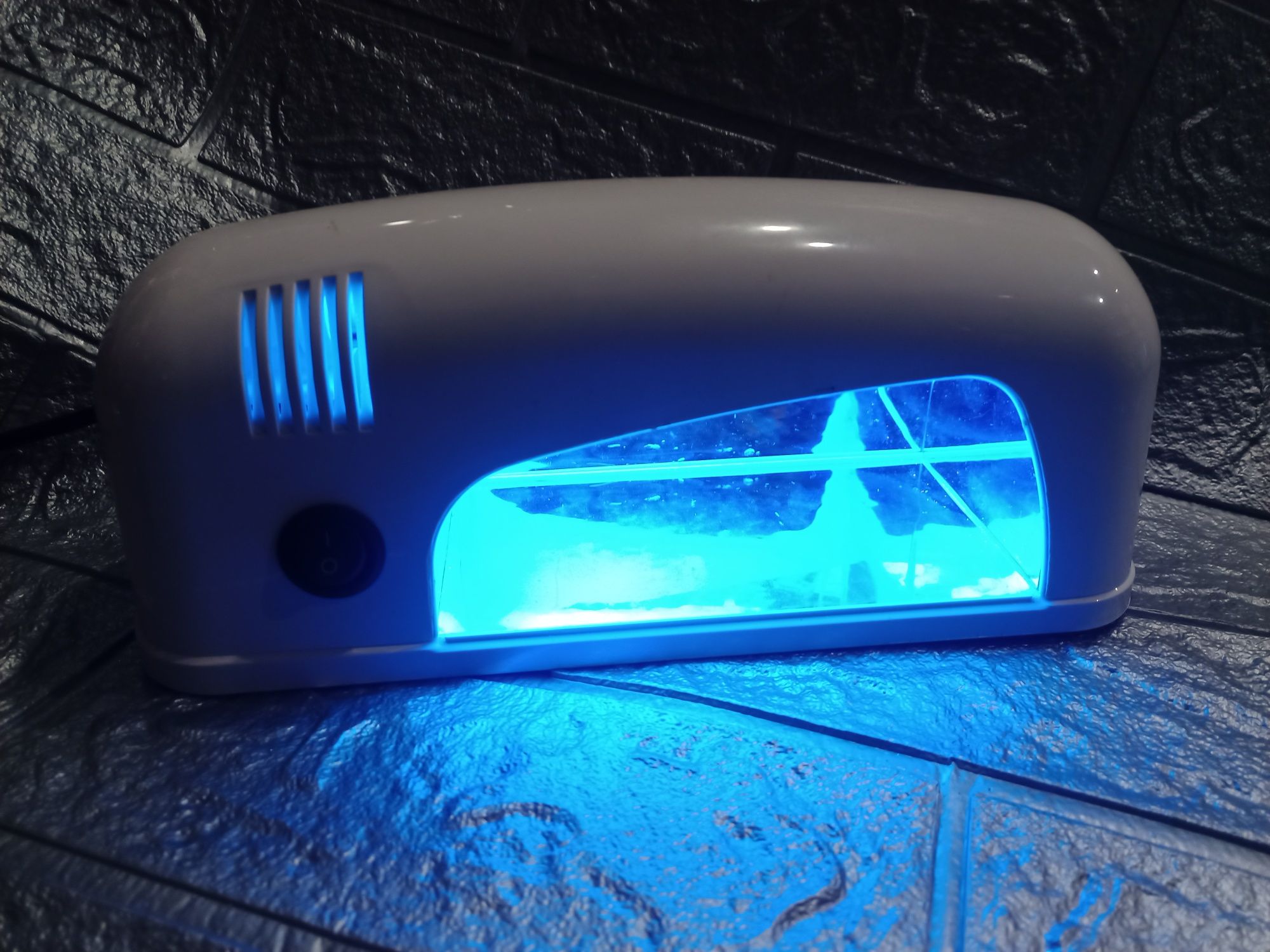 Lampa UV 9W do stylizacji paznokci