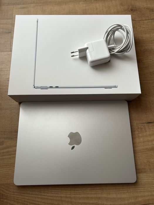 MacBook Air Model A2681