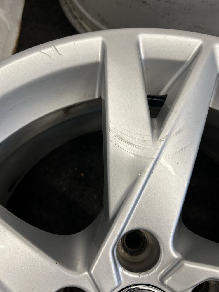 105 Felgi Aluminiowe Oryginał AUDI R 17 5x112 otwór 66,6 Bardzo Ładne