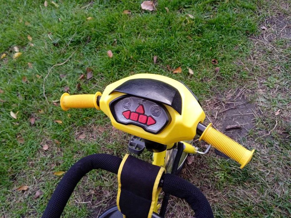 Продам детский велосипед с ручкой